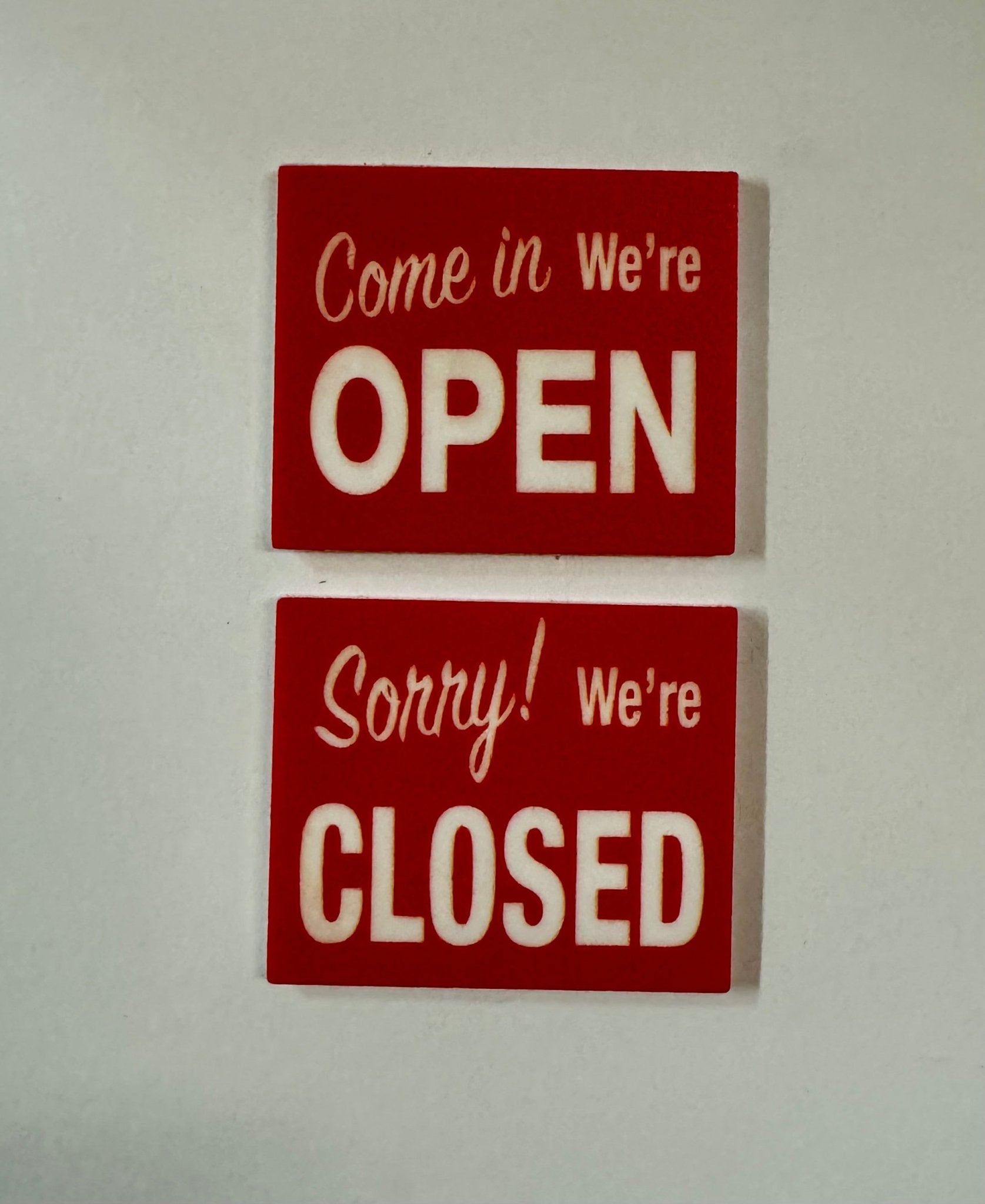 1:12 Scale Miniature Open and Closed Sign – Mini Materials