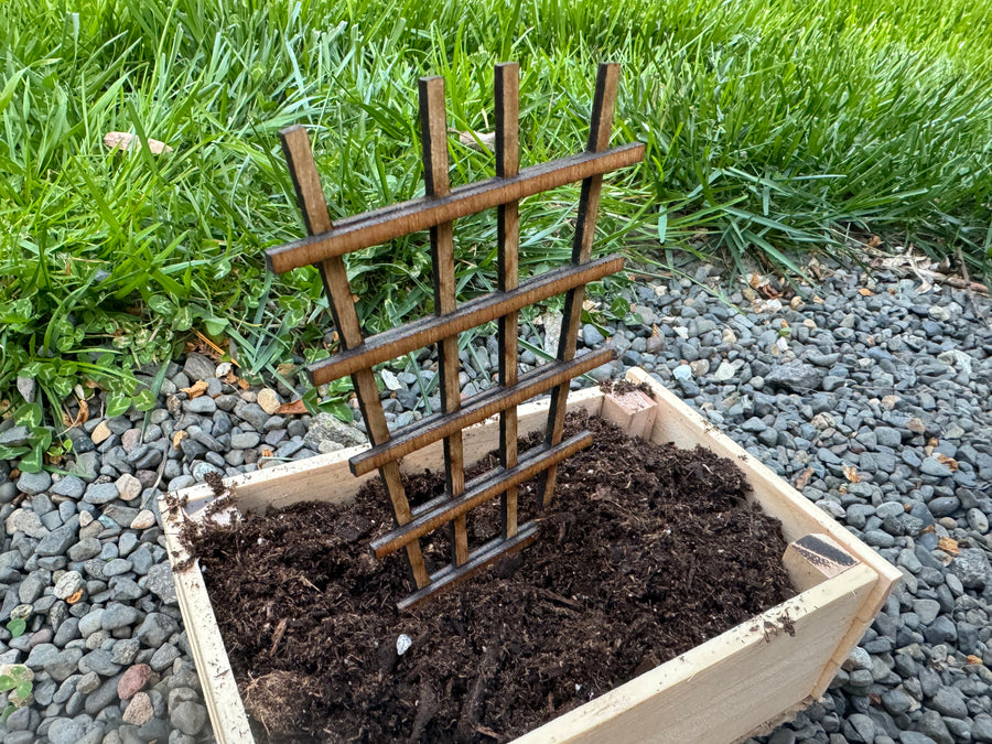 thin wooden trellis 1:12 Scale Fan Garden Trellis
