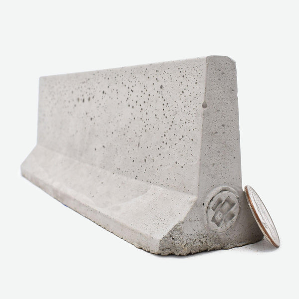 SCRATCH 'N DENT - 1:12 Scale Mini Jersey Barrier – Mini Materials