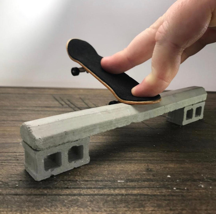 1:12 Scale Mini Parking Curb (1pk) - Mini Materials