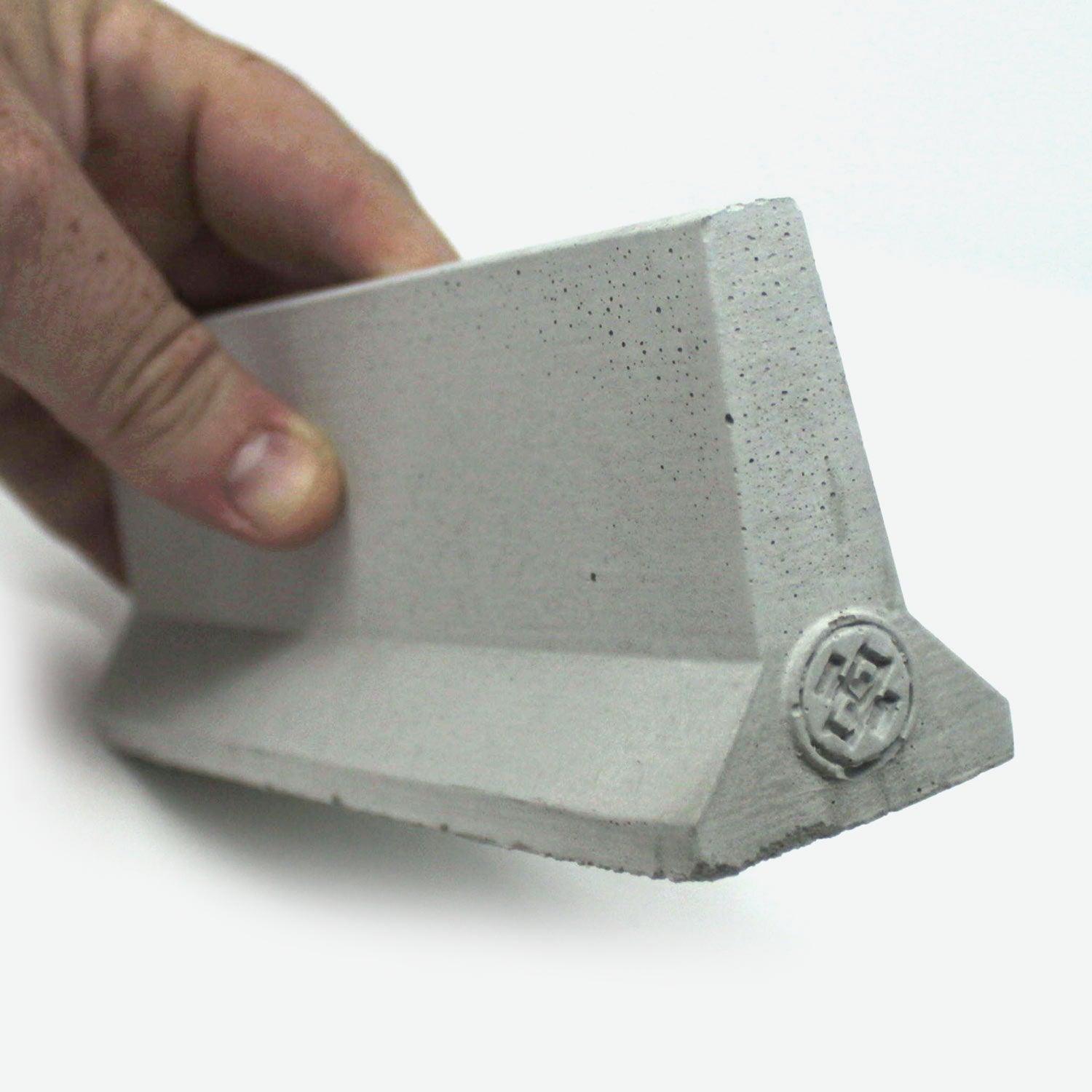 1:12 Scale Mini Jersey Barrier (1pk) – Mini Materials