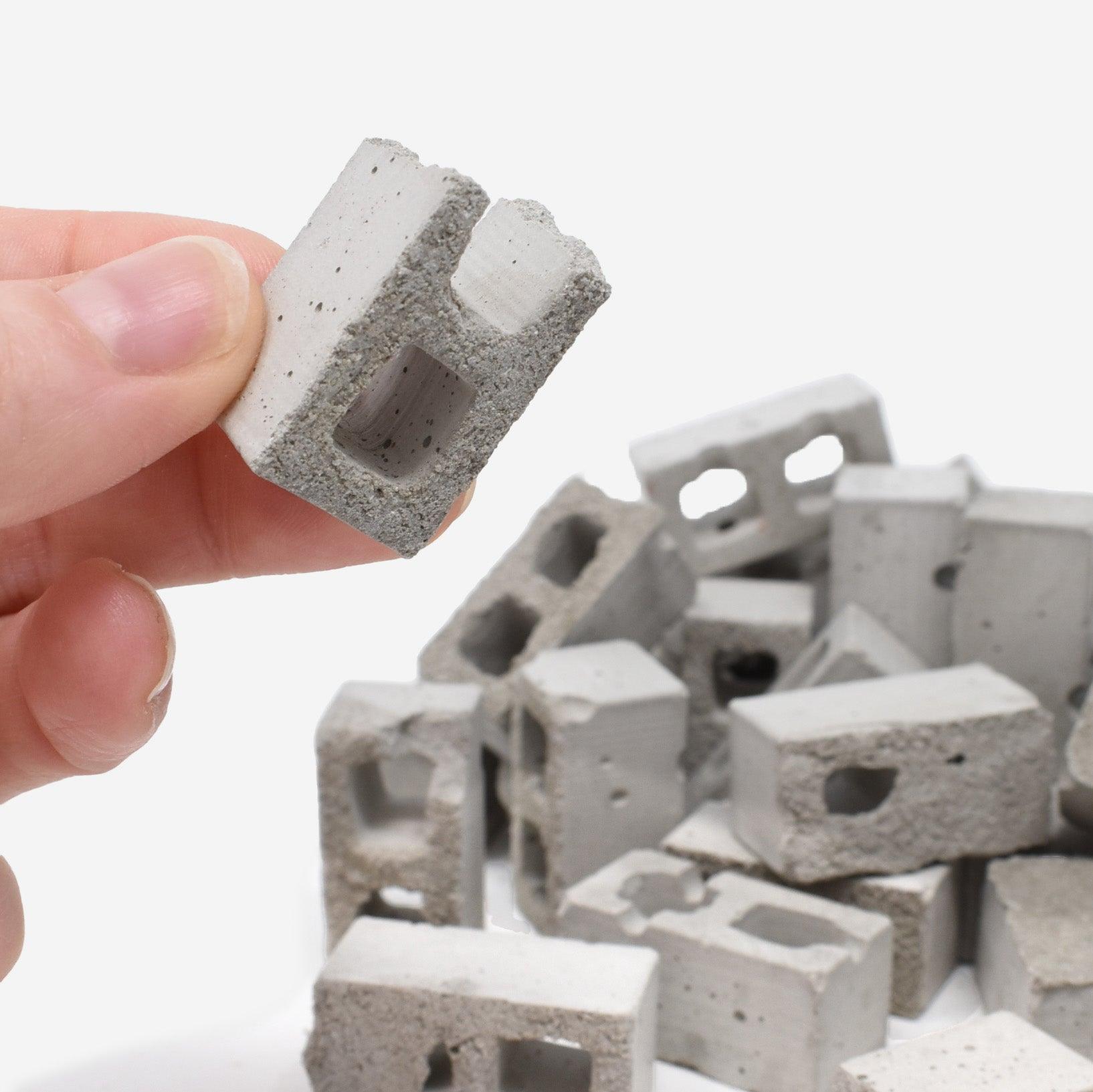 SCRATCH 'N DENT - 1:12 Scale Mini Cinder Blocks (1 lb) – Mini Materials